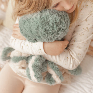 Ollie the Weighted Octopus
