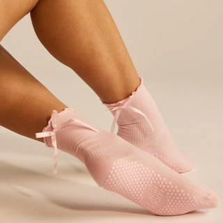 The Juliet Grip Sock in Ballet Pink
