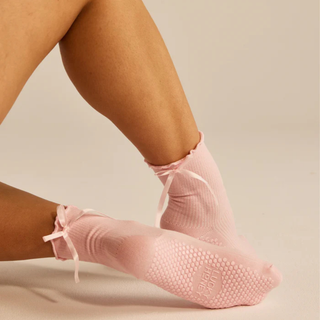The Juliet Grip Sock in Ballet Pink
