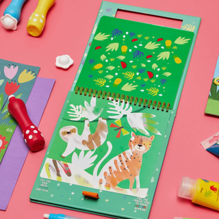 Magic Color Changing Watercard Easel & Pen – Enchanted
