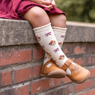 Vanilla Floral Scalloped Knee Highs
