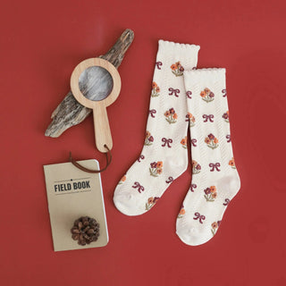 Vanilla Floral Scalloped Knee Highs
